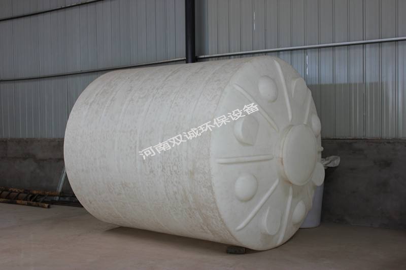 選購(gòu)塑料儲(chǔ)罐應(yīng)留意哪些問(wèn)題?